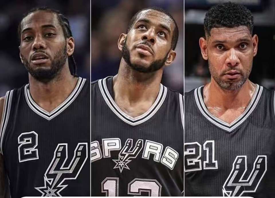 记者：中超收官战赛后，西海岸将为邵佳一举办告别仪式（据记者透露，中超末轮结束后，西海岸将为邵佳一举行告别仪式）