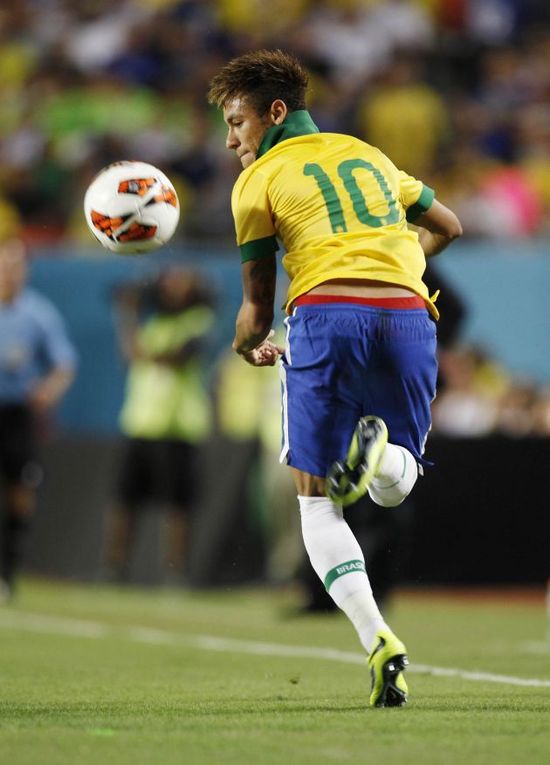 巴蒂：劳塔罗和小蜘蛛可以一起上，但其中一人必须做出牺牲（巴蒂：劳塔罗与小蜘蛛能同场，但需有一人作出牺牲）