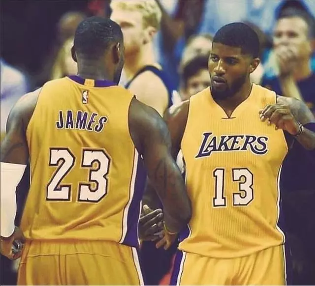 希勒：谢什科和哈兰德很像，毫不怀疑他在英超会踢得很舒服（希勒：谢什科与哈兰德风格相近，我坚信他能轻松适应英超）